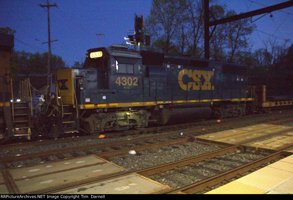 CSX 4302 on M404